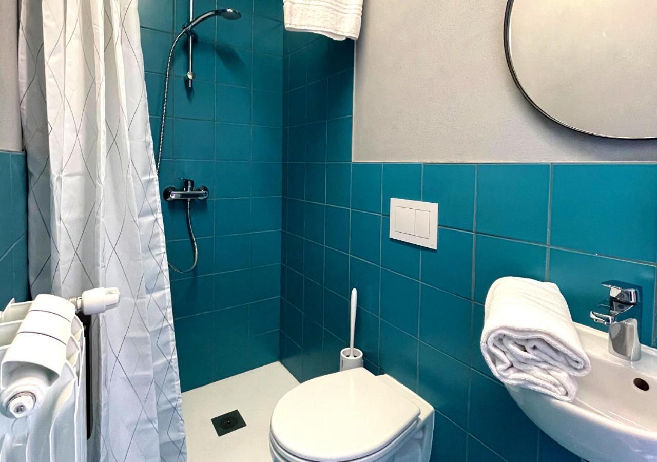 Hotello Hostel Триест Экстерьер фото